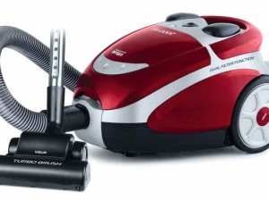 Vacuums-chief-assistant-during-cleaning-house-800x600