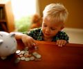 Как правильно объяснит ребенку, что такое деньги?